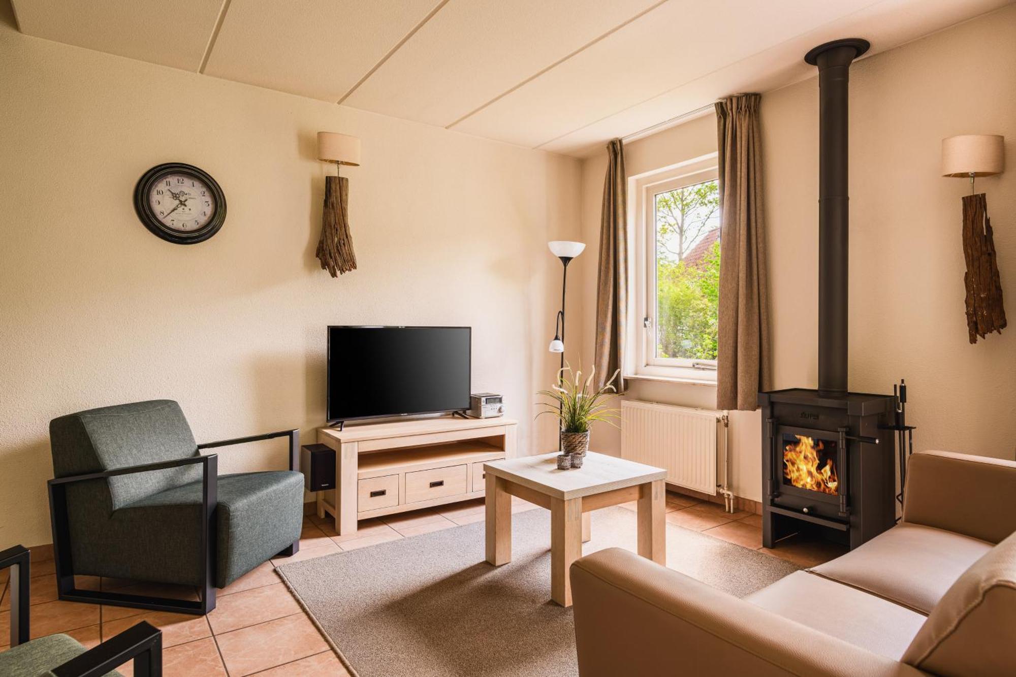 Summio Bungalowpark Het Drentse Wold Hoogersmilde Room photo